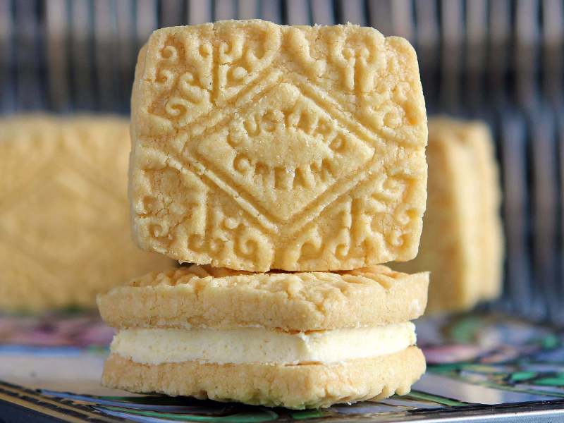 Custard Creams - The Cookie Jar Co.